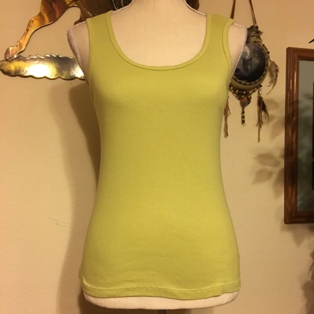 Metro style rib knit green stretchy tank NWOT M